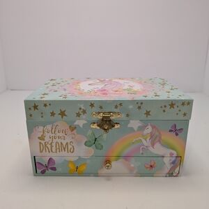 The Memory Building Company 2018 Musical Unicorn Jewelry Box With Drawer 7x4.5x4